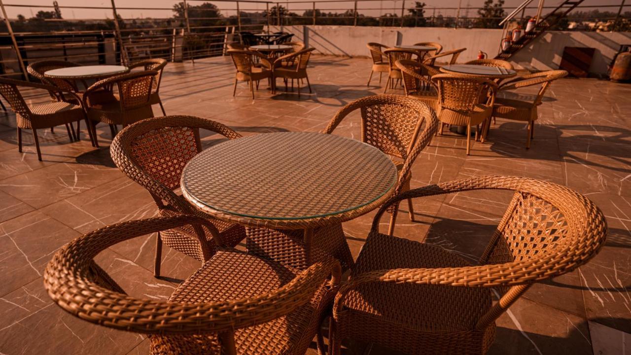 Hotel Northwind, Kharar, Mohali Экстерьер фото